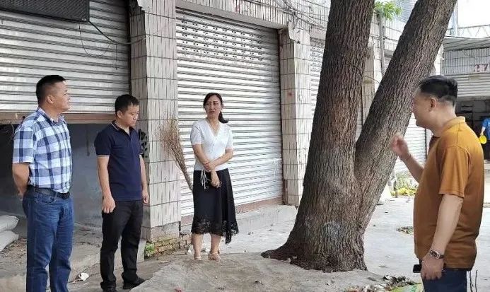 黨支部書記、總經(jīng)理陳文濤帶隊(duì)赴工地考察安全生產(chǎn)情況(圖6)